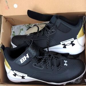 UnderArmour Men's size 10 Cleats